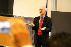 Institutleder Børge Lindberg, Institut for Elektroniske Systemer, Aalborg Universitet.